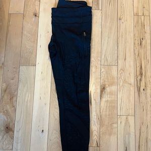 Vintage Lululemon black cheetah print leggings